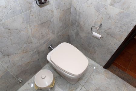 Casa à venda com 140m², 3 quartos e 2 vagas Casa à venda com 140m², 3 quartos e 2 vagasBanheiro Social