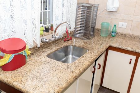 Casa à venda com 140m², 3 quartos e 2 vagas Casa à venda com 140m², 3 quartos e 2 vagasCozinha