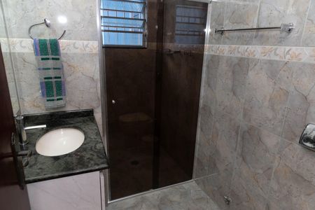 Casa à venda com 140m², 3 quartos e 2 vagas Casa à venda com 140m², 3 quartos e 2 vagasBanheiro Social