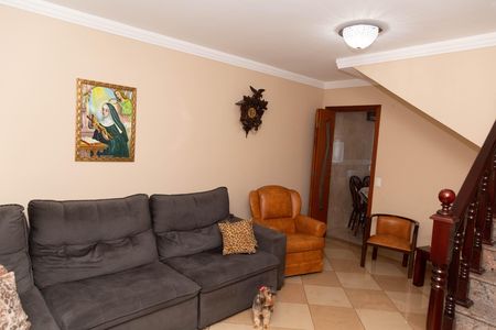 Casa à venda com 140m², 3 quartos e 2 vagas Casa à venda com 140m², 3 quartos e 2 vagasSala