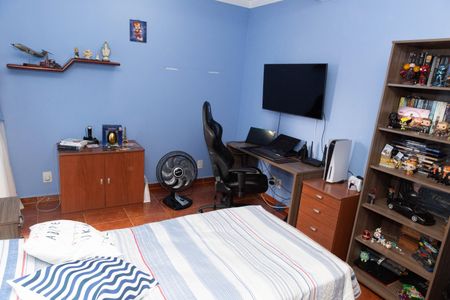 Casa à venda com 140m², 3 quartos e 2 vagas Casa à venda com 140m², 3 quartos e 2 vagasQuarto 2