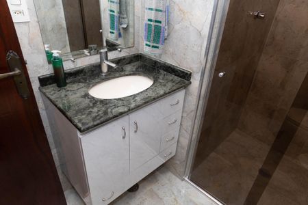 Casa à venda com 140m², 3 quartos e 2 vagas Casa à venda com 140m², 3 quartos e 2 vagasBanheiro Social