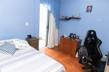 Casa à venda com 140m², 3 quartos e 2 vagas Casa à venda com 140m², 3 quartos e 2 vagasQuarto 2