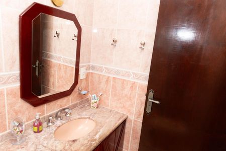 Casa à venda com 140m², 3 quartos e 2 vagas Casa à venda com 140m², 3 quartos e 2 vagasBanheiro da Suíte 1