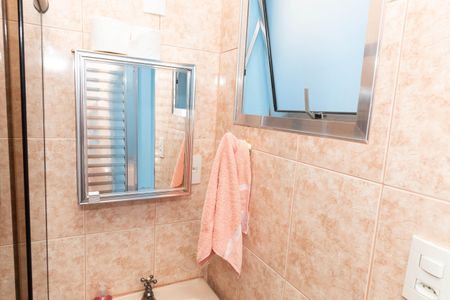 Casa à venda com 140m², 3 quartos e 2 vagas Casa à venda com 140m², 3 quartos e 2 vagasBanheiro Social 2