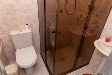 Casa à venda com 140m², 3 quartos e 2 vagas Casa à venda com 140m², 3 quartos e 2 vagasBanheiro Social 2