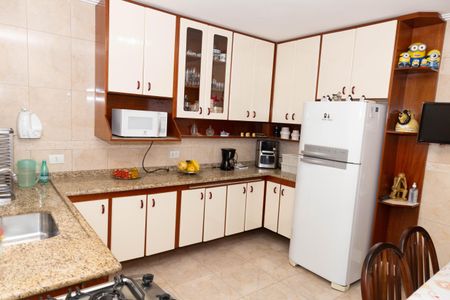 Casa à venda com 140m², 3 quartos e 2 vagas Casa à venda com 140m², 3 quartos e 2 vagasCozinha