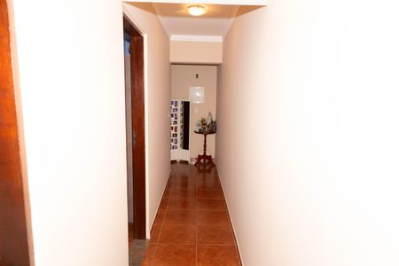 Casa à venda com 140m², 3 quartos e 2 vagas Casa à venda com 140m², 3 quartos e 2 vagasCorredor