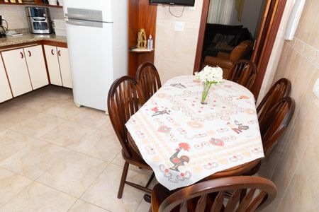 Casa à venda com 140m², 3 quartos e 2 vagas Casa à venda com 140m², 3 quartos e 2 vagasCozinha