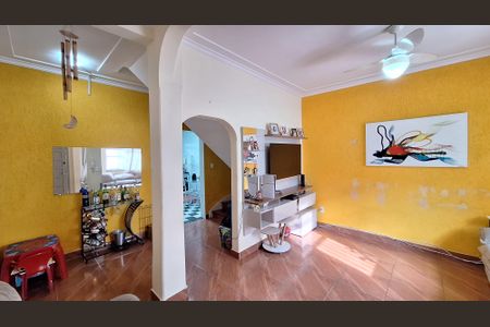 Casa à venda com 108m², 2 quartos e 1 vaga Casa à venda com 108m², 2 quartos e 1 vagaSala