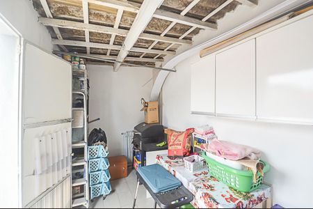 Casa à venda com 134m², 2 quartos e 2 vagas Casa à venda com 134m², 2 quartos e 2 vagasÁrea de Serviço