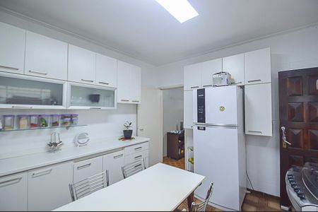 Casa à venda com 134m², 2 quartos e 2 vagas Casa à venda com 134m², 2 quartos e 2 vagasCozinha