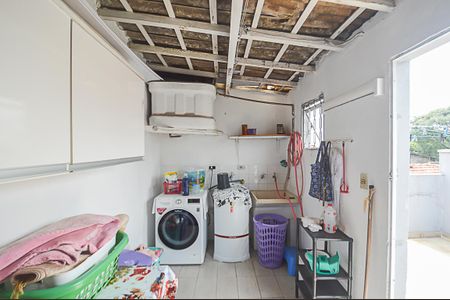 Casa à venda com 134m², 2 quartos e 2 vagas Casa à venda com 134m², 2 quartos e 2 vagasÁrea de Serviço