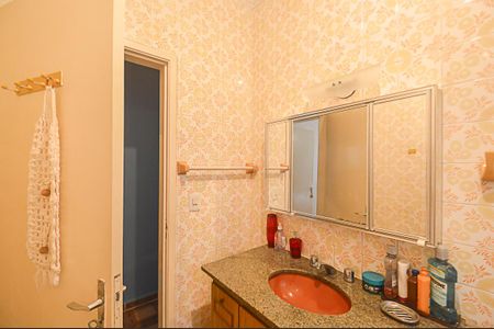 Casa à venda com 134m², 2 quartos e 2 vagas Casa à venda com 134m², 2 quartos e 2 vagasBanheiro