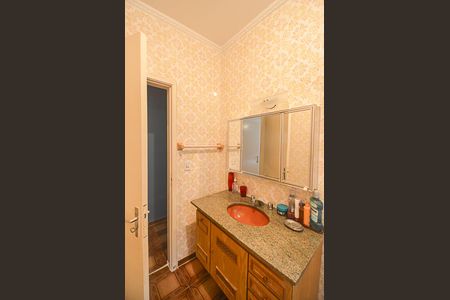 Casa à venda com 134m², 2 quartos e 2 vagas Casa à venda com 134m², 2 quartos e 2 vagasBanheiro