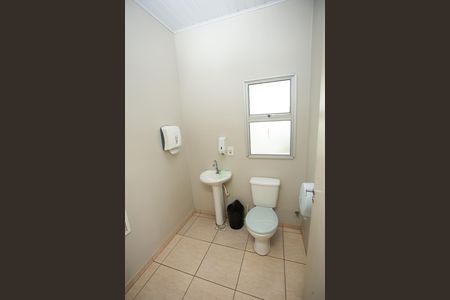 Apartamento para alugar com 44m², 2 quartos e 1 vaga Apartamento para alugar com 44m², 2 quartos e 1 vagaBanheiro do salão de festas