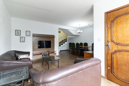 Casa à venda com 170m², 4 quartos e 2 vagas Casa à venda com 170m², 4 quartos e 2 vagasSala