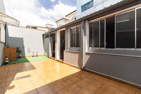 Casa à venda com 170m², 4 quartos e 2 vagas Casa à venda com 170m², 4 quartos e 2 vagasQuintal