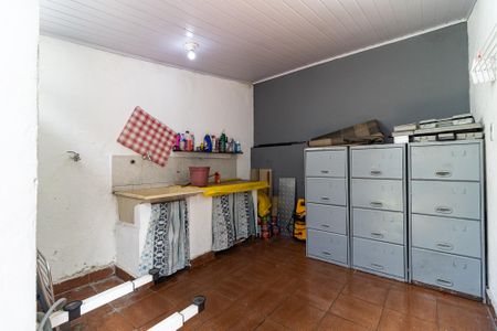 Casa à venda com 170m², 4 quartos e 2 vagas Casa à venda com 170m², 4 quartos e 2 vagasLavanderia