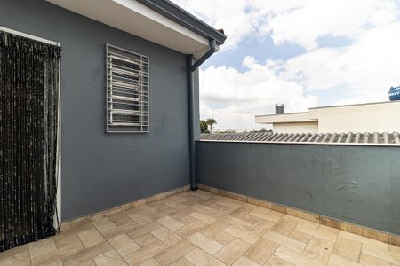 Casa à venda com 170m², 4 quartos e 2 vagas Casa à venda com 170m², 4 quartos e 2 vagasVaranda