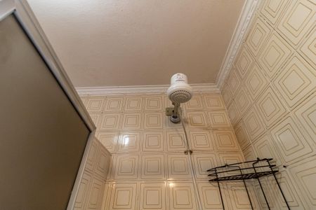 Casa à venda com 170m², 4 quartos e 2 vagas Casa à venda com 170m², 4 quartos e 2 vagasBanheiro 1