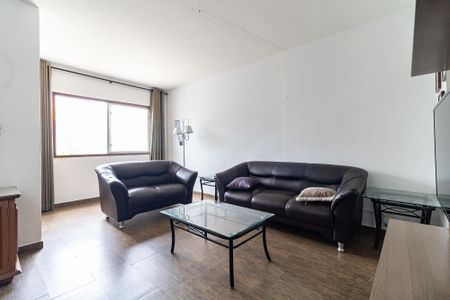 Casa à venda com 170m², 4 quartos e 2 vagas Casa à venda com 170m², 4 quartos e 2 vagasSala