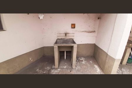 Casa à venda com 150m², 5 quartos e 1 vaga Casa à venda com 150m², 5 quartos e 1 vagaCasa 1 - Área de Serviço