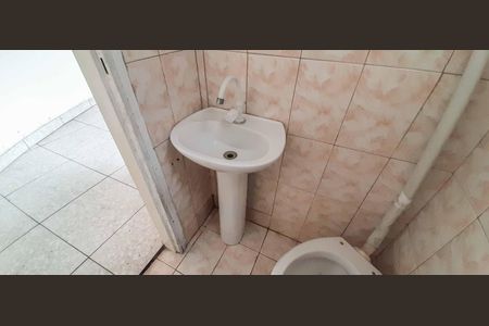 Casa à venda com 150m², 5 quartos e 1 vaga Casa à venda com 150m², 5 quartos e 1 vagaCasa 2 - Banheiro