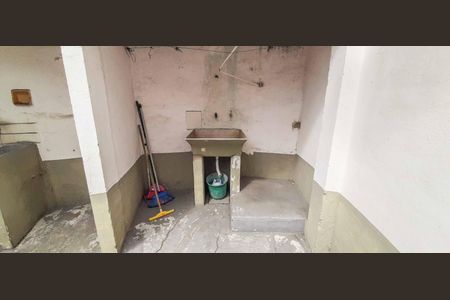 Casa à venda com 150m², 5 quartos e 1 vaga Casa à venda com 150m², 5 quartos e 1 vagaCasa 2 - Área de Serviço