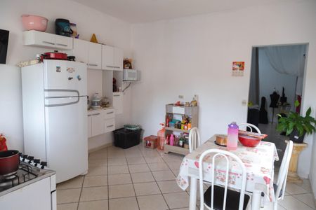 Casa à venda com 220m², 5 quartos e sem vaga Casa à venda com 220m², 5 quartos e sem vagaCozinha Casa 3