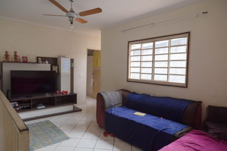 Casa à venda com 220m², 5 quartos e sem vaga Casa à venda com 220m², 5 quartos e sem vagaSala Casa 2