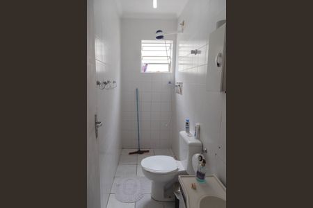 Casa à venda com 220m², 5 quartos e sem vaga Casa à venda com 220m², 5 quartos e sem vagaBanheiro Casa 1