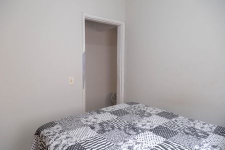 Casa à venda com 220m², 5 quartos e sem vaga Casa à venda com 220m², 5 quartos e sem vagaQuarto 2 Casa 1