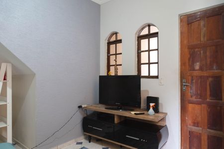 Casa à venda com 220m², 5 quartos e sem vaga Casa à venda com 220m², 5 quartos e sem vagaSala Casa 1