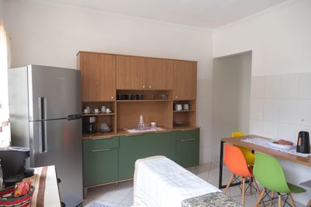 Casa à venda com 220m², 5 quartos e sem vaga Casa à venda com 220m², 5 quartos e sem vagaCozinha Casa 1