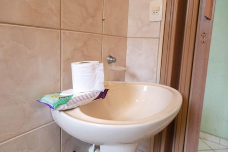 Casa à venda com 220m², 5 quartos e sem vaga Casa à venda com 220m², 5 quartos e sem vagaBanheiro 1 Casa 2