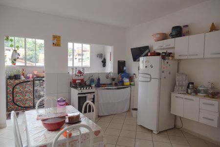 Casa à venda com 220m², 5 quartos e sem vaga Casa à venda com 220m², 5 quartos e sem vagaCozinha Casa 3