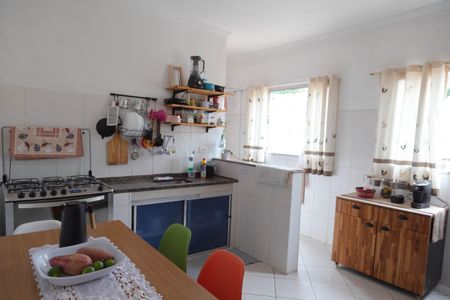 Casa à venda com 220m², 5 quartos e sem vaga Casa à venda com 220m², 5 quartos e sem vagaCozinha Casa 1