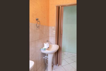 Casa à venda com 220m², 5 quartos e sem vaga Casa à venda com 220m², 5 quartos e sem vagaBanheiro 1 Casa 2