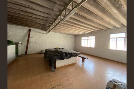 Casa à venda com 100m², 2 quartos e 1 vaga Casa à venda com 100m², 2 quartos e 1 vagaTerraço