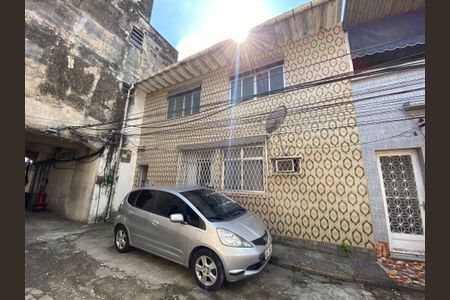 Casa à venda com 100m², 2 quartos e 1 vaga Casa à venda com 100m², 2 quartos e 1 vagaFachada