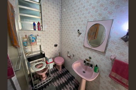 Casa à venda com 100m², 2 quartos e 1 vaga Casa à venda com 100m², 2 quartos e 1 vagaBanheiro