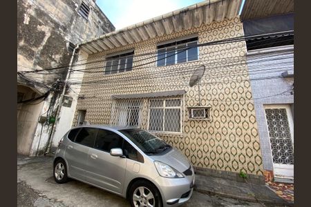 Casa à venda com 100m², 2 quartos e 1 vaga Casa à venda com 100m², 2 quartos e 1 vagaFachada