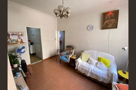 Casa à venda com 100m², 2 quartos e 1 vaga Casa à venda com 100m², 2 quartos e 1 vagaSala