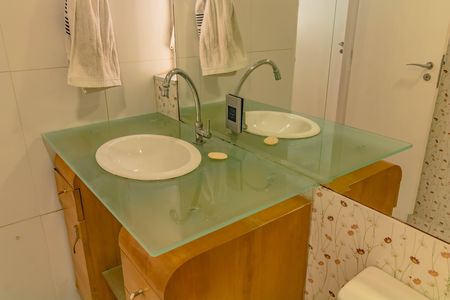 Apartamento para alugar com 65m², 2 quartos e 1 vaga Apartamento para alugar com 65m², 2 quartos e 1 vagaBanheiro