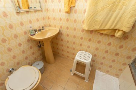 Casa à venda com 133m², 3 quartos e 2 vagas Casa à venda com 133m², 3 quartos e 2 vagasBanheiro social