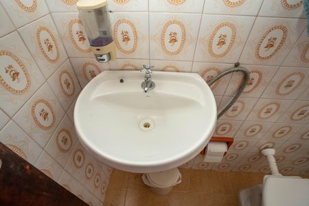 Casa à venda com 133m², 3 quartos e 2 vagas Casa à venda com 133m², 3 quartos e 2 vagasBanheiro de serviço