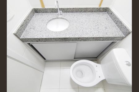 Apartamento para alugar com 55m², 2 quartos e 1 vaga Apartamento para alugar com 55m², 2 quartos e 1 vagaBanheiro da Suíte 2