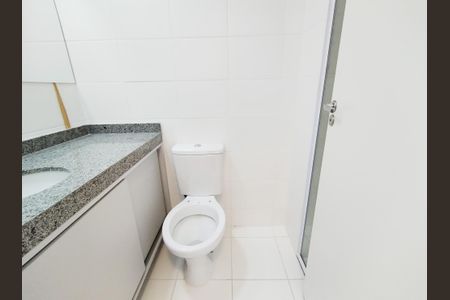 Apartamento para alugar com 55m², 2 quartos e 1 vaga Apartamento para alugar com 55m², 2 quartos e 1 vagaBanheiro da Suíte 2