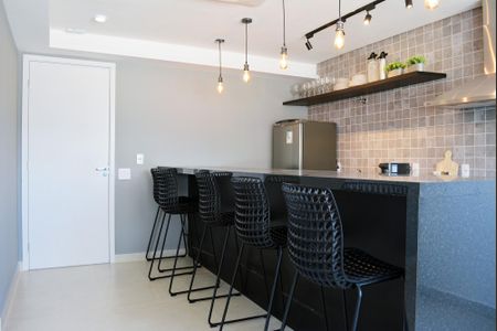 Apartamento para alugar com 55m², 2 quartos e 1 vaga Apartamento para alugar com 55m², 2 quartos e 1 vagaÁrea comum - Salão de festas